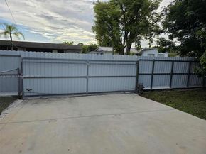 10834 NW 156 Te, Miami FL 33157