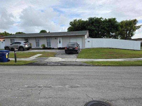 10834 NW 156 Te, Miami FL 33157