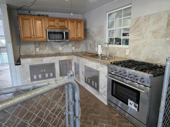 10834 NW 156 Te, Miami FL 33157