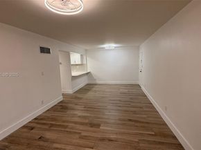 5845 Washington St 65, Hollywood FL 33023