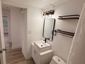 5845 Washington St 65, Hollywood FL 33023