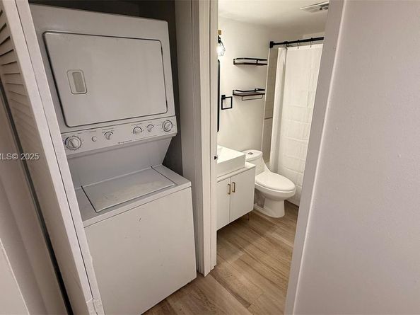 5845 Washington St 65, Hollywood FL 33023