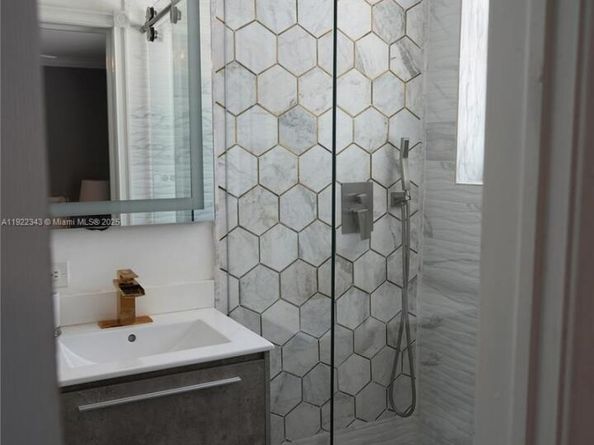 1401 NE 14th Ct, Fort Lauderdale FL 33304