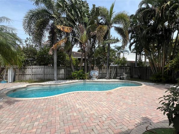 1401 NE 14th Ct, Fort Lauderdale FL 33304