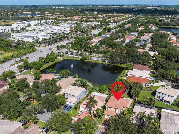 4401 NW 41st Pl, Coconut Creek FL 33073