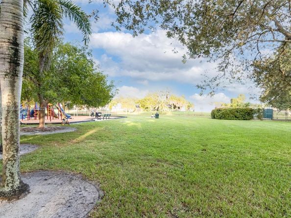 12152 SW 49th Ct, Cooper City FL 33330