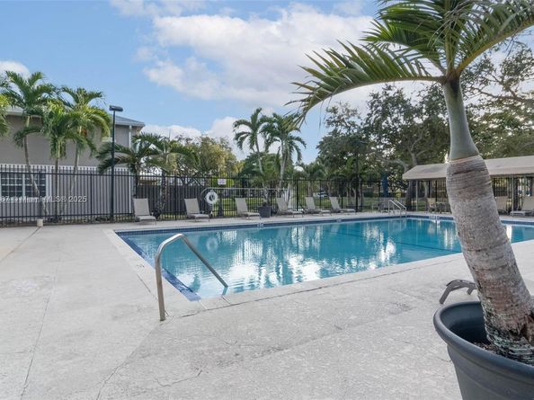 12152 SW 49th Ct, Cooper City FL 33330