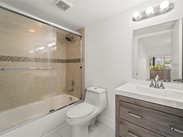 4720 NW 102nd Ave 10821, Doral FL 33178