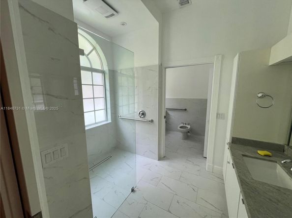 8455 NW 169th Ter, Miami Lakes FL 33016