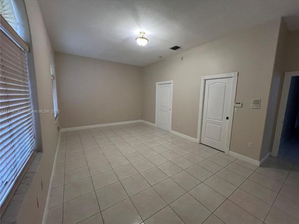 8455 NW 169th Ter, Miami Lakes FL 33016