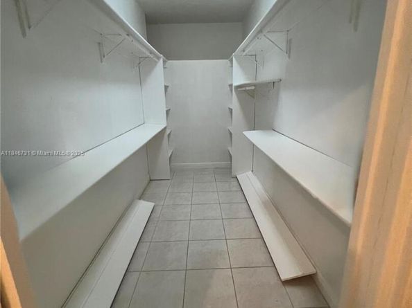 8455 NW 169th Ter, Miami Lakes FL 33016