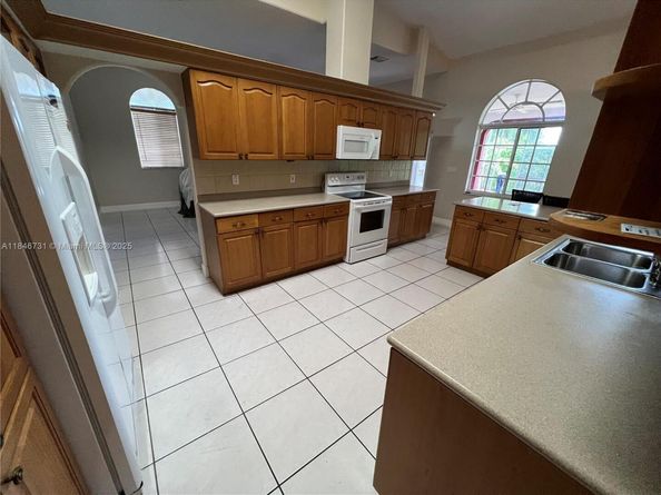 8455 NW 169th Ter, Miami Lakes FL 33016