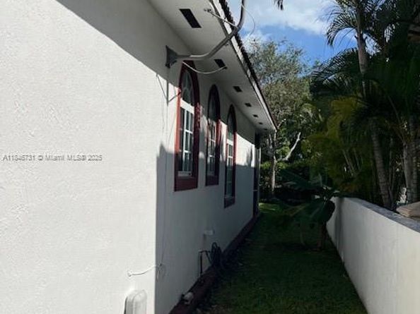 8455 NW 169th Ter, Miami Lakes FL 33016
