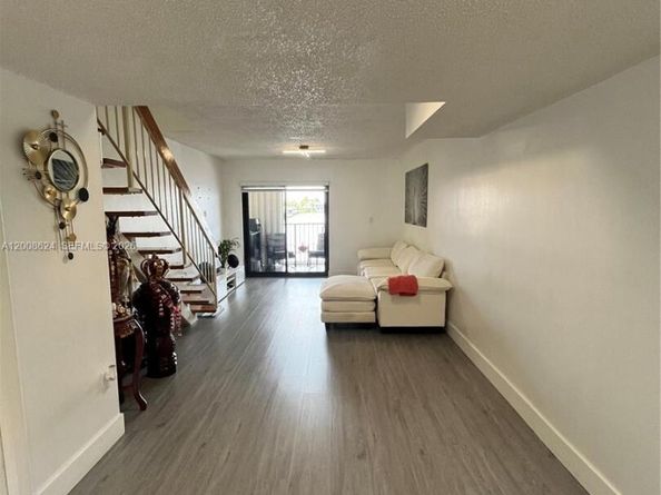 5580 W 26th Ct 204, Hialeah FL 33016