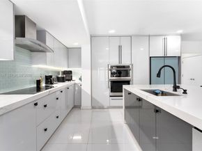 400 SW 24th Rd, Miami FL 33129