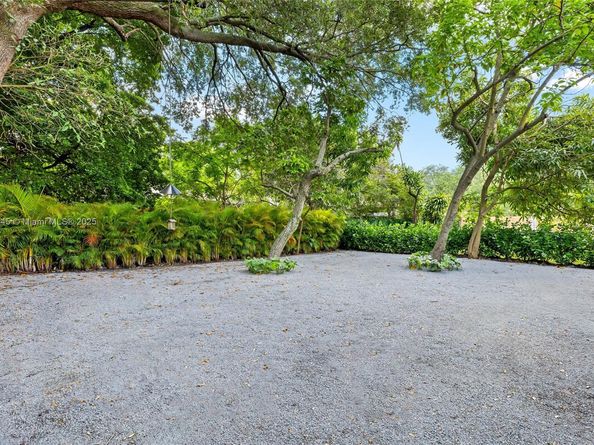 266 NW 42nd St, Miami FL 33127