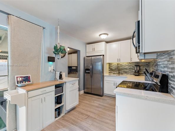 2020 De Soto Dr, Miramar FL 33023