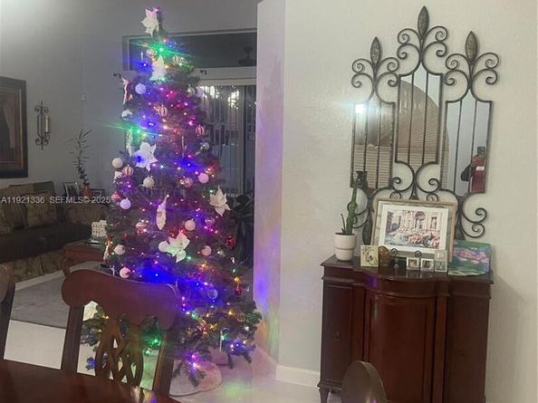 Undisclosed Address #A11921336, Pembroke Pines FL 33025