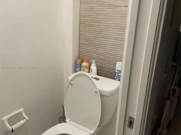 Undisclosed Address #A11921336, Pembroke Pines FL 33025