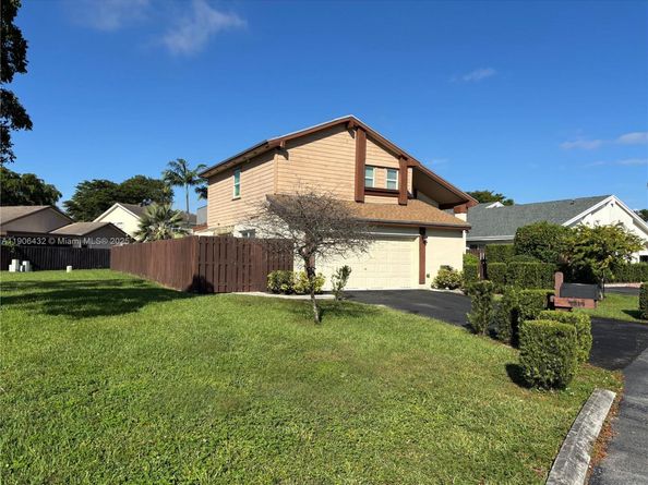 4314 SW 148th Ct, Miami FL 33185