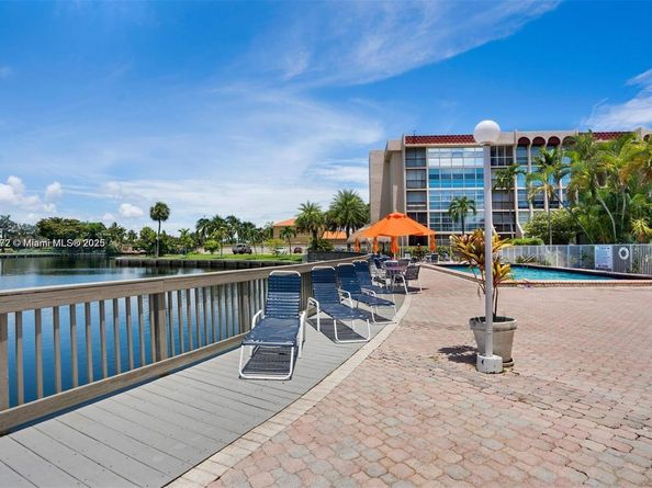 1001 Three Islands Blvd 31, Hallandale Beach FL 33009