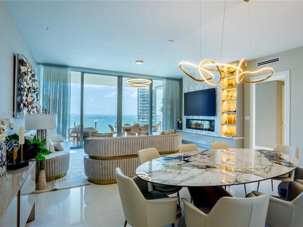 300 Biscayne Boulevard Way 2203C, Miami FL 33131