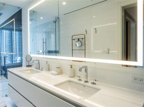 300 Biscayne Boulevard Way 2203C, Miami FL 33131