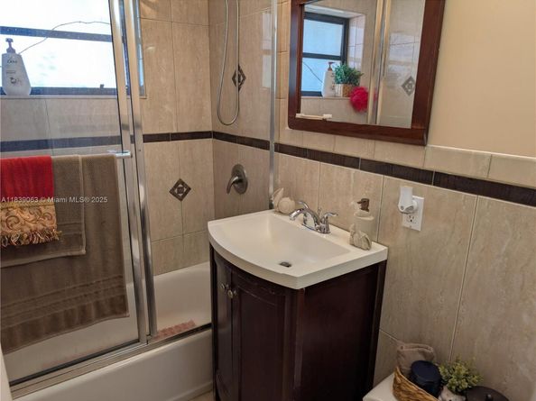 2606 Gulfstream Ln, Fort Lauderdale FL 33312
