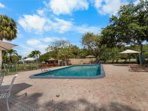 9440 Tangerine Pl 202, Davie FL 33324