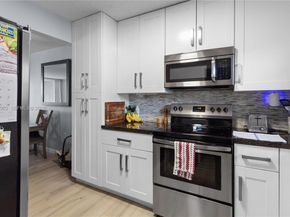 9440 Tangerine Pl 202, Davie FL 33324