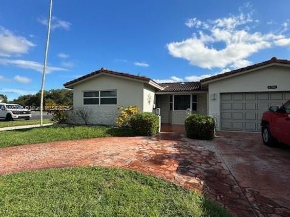 4700 Taft St, Hollywood FL 33021