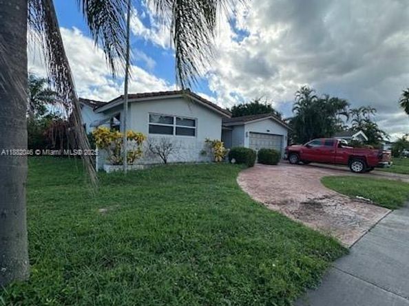 4700 Taft St, Hollywood FL 33021