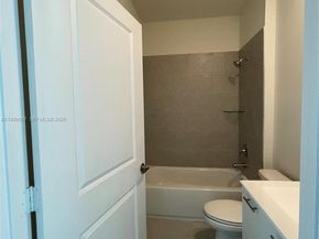 8167 NW 41st St E409, Doral FL 33166