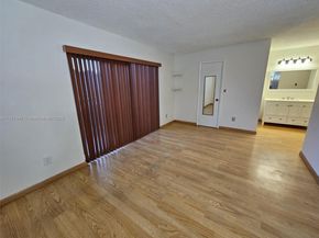 13745 SW 84th St A, Miami FL 33183