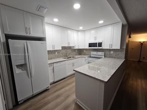 13745 SW 84th St A, Miami FL 33183