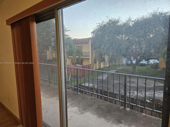 13745 SW 84th St A, Miami FL 33183