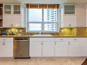 848 Brickell Key Dr 1201, Miami FL 33131