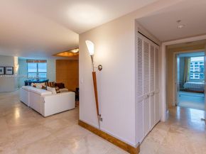 848 Brickell Key Dr 1201, Miami FL 33131