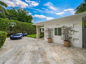 736 W 51 st, Miami Beach FL 33140