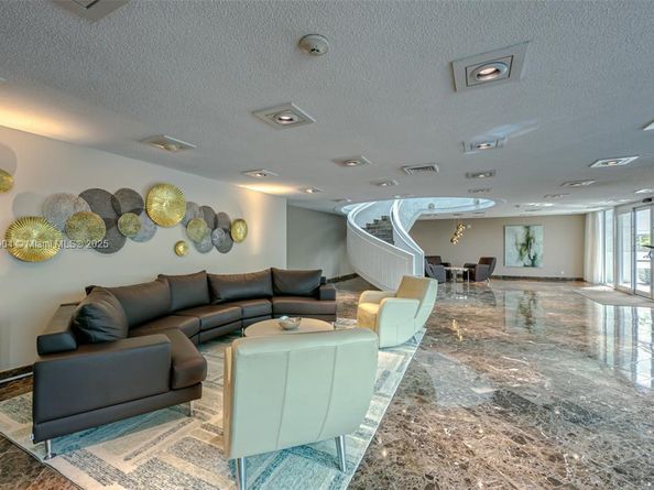 1360 S Ocean Blvd 304, Pompano Beach FL 33062