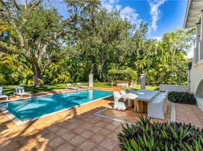 8000 Los Pinos Blvd, Coral Gables FL 33143