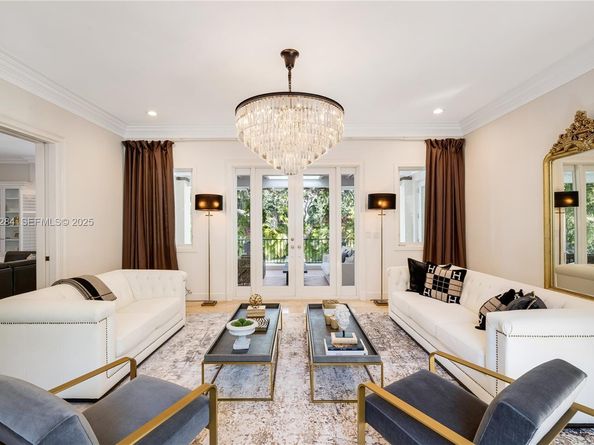 8000 Los Pinos Blvd, Coral Gables FL 33143