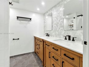 13499 Biscayne Blvd 613, North Miami FL 33181