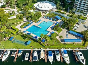 600 Three Islands Blvd 317, Hallandale Beach FL 33009