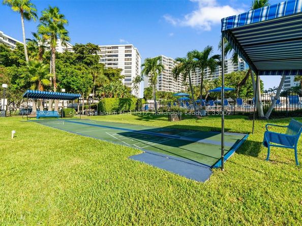600 Three Islands Blvd 317, Hallandale Beach FL 33009