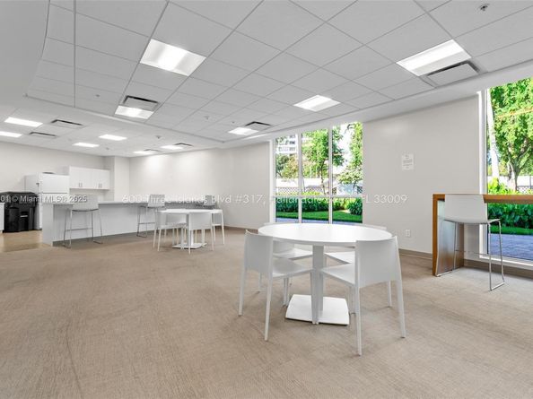 600 Three Islands Blvd 317, Hallandale Beach FL 33009