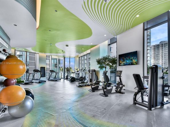 501 NE 31st St 2906, Miami FL 33137