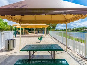 980 Golden Cane Dr, Weston FL 33327