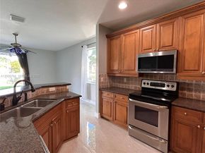 980 Golden Cane Dr, Weston FL 33327