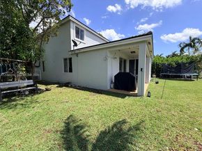 980 Golden Cane Dr, Weston FL 33327